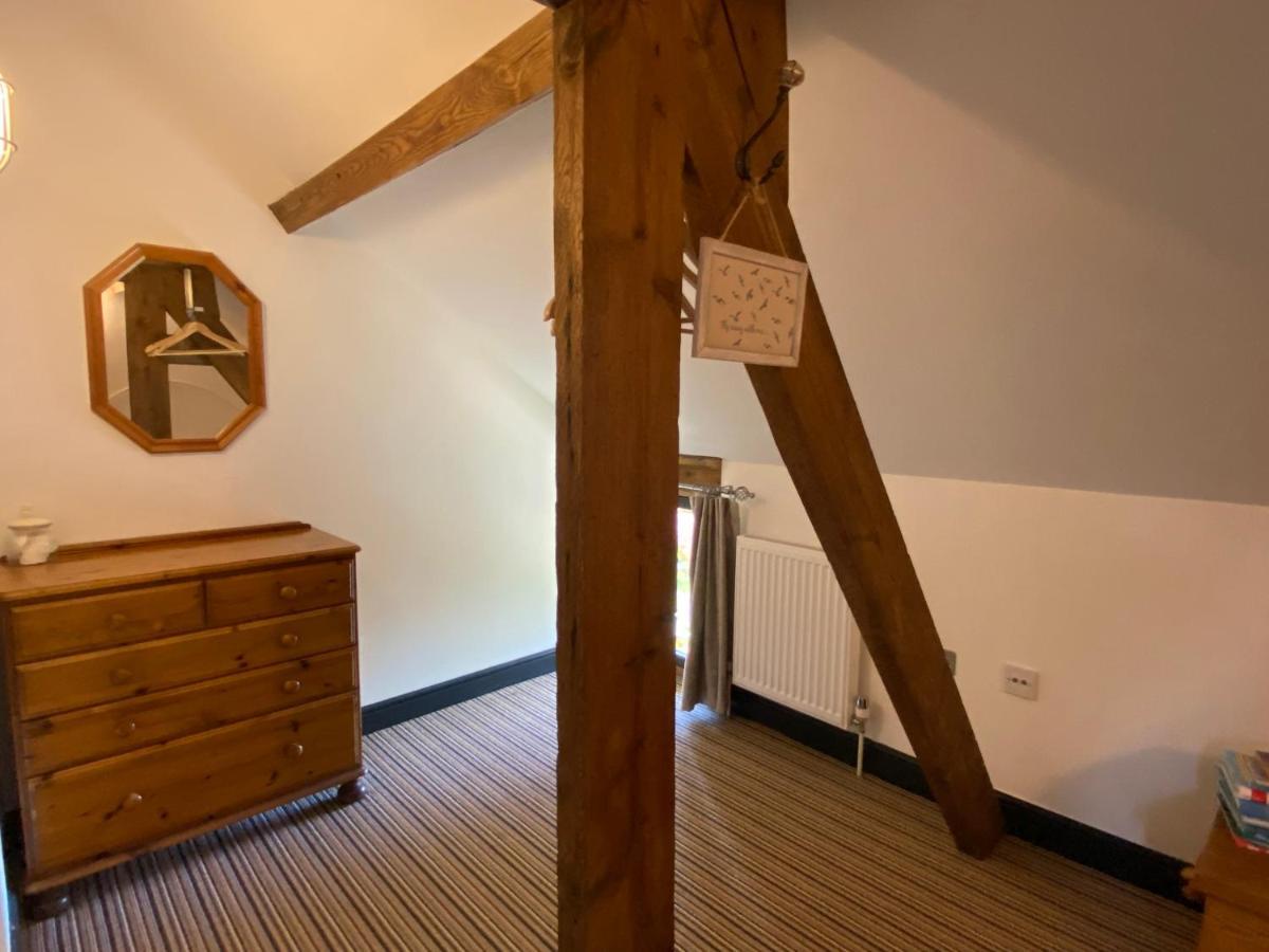 Betsey Trotwood. Historic Stylish 2-Bed Cottage. Blundeston Exterior photo